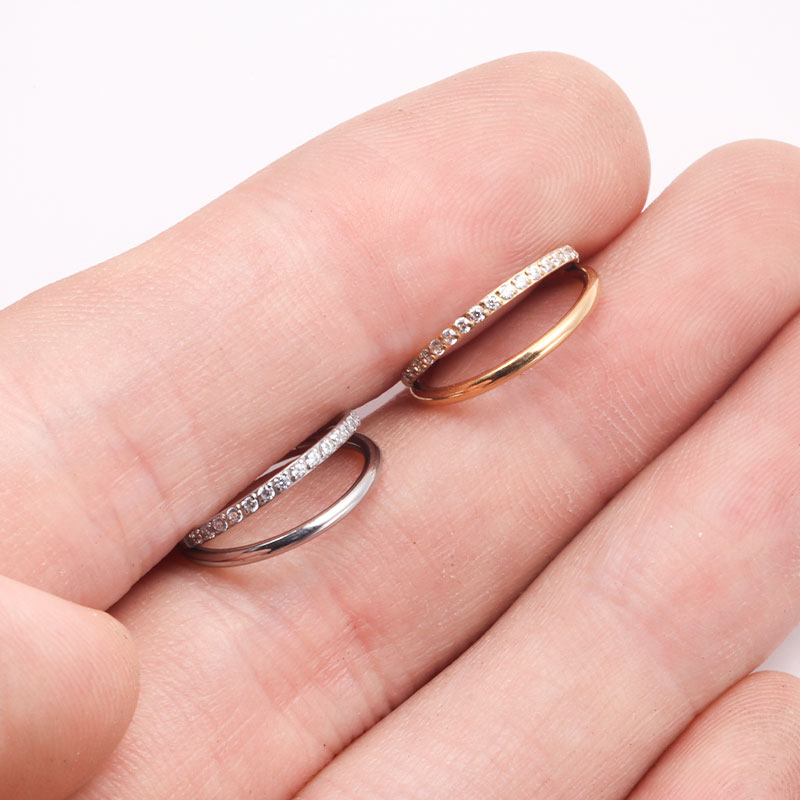 ASTM F136 Titanyum 16G Ay Buru - Septum Clicker Ring incelemesi ve fiyatı